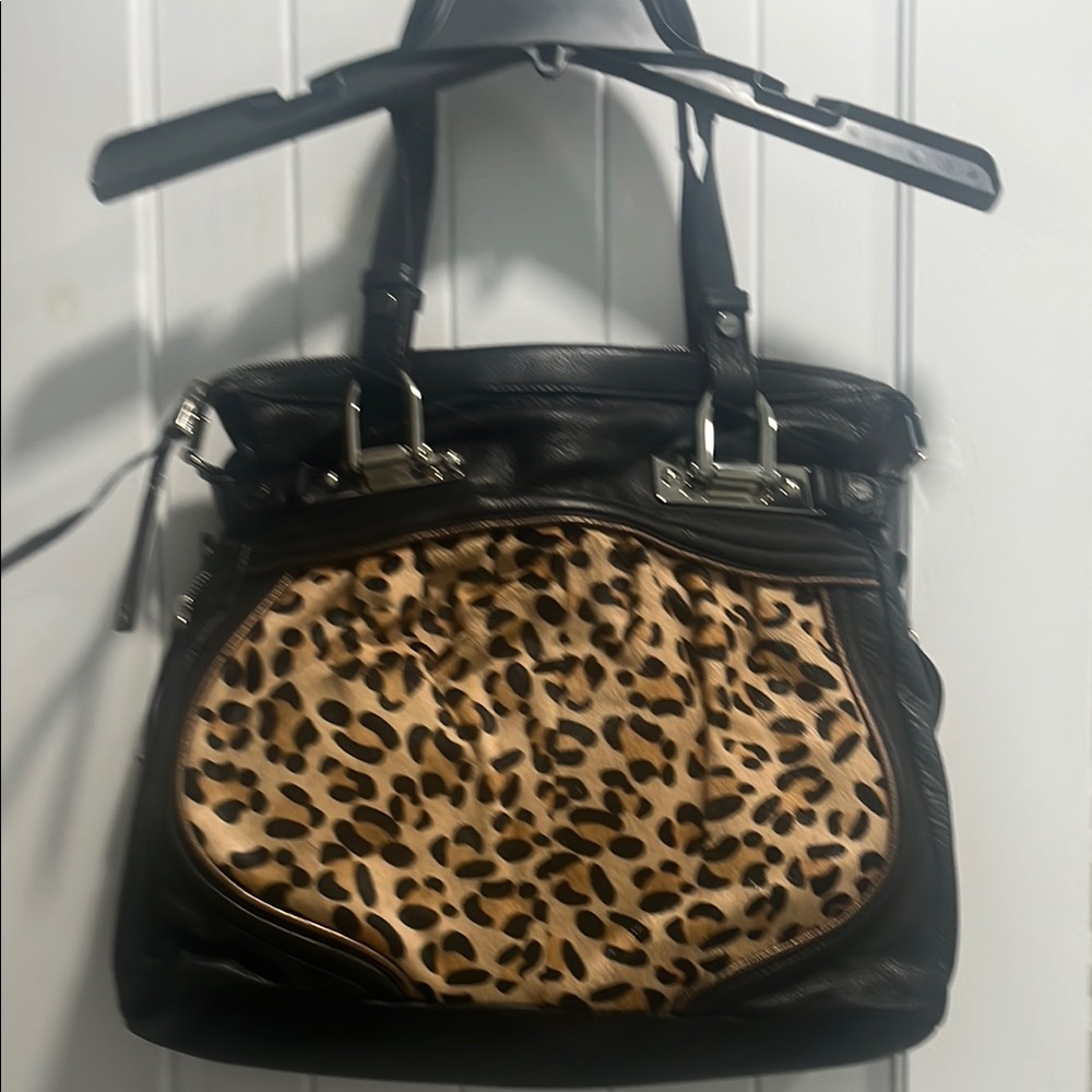 b. makowsky Black and Tan Shoulder Bag Leopard Print